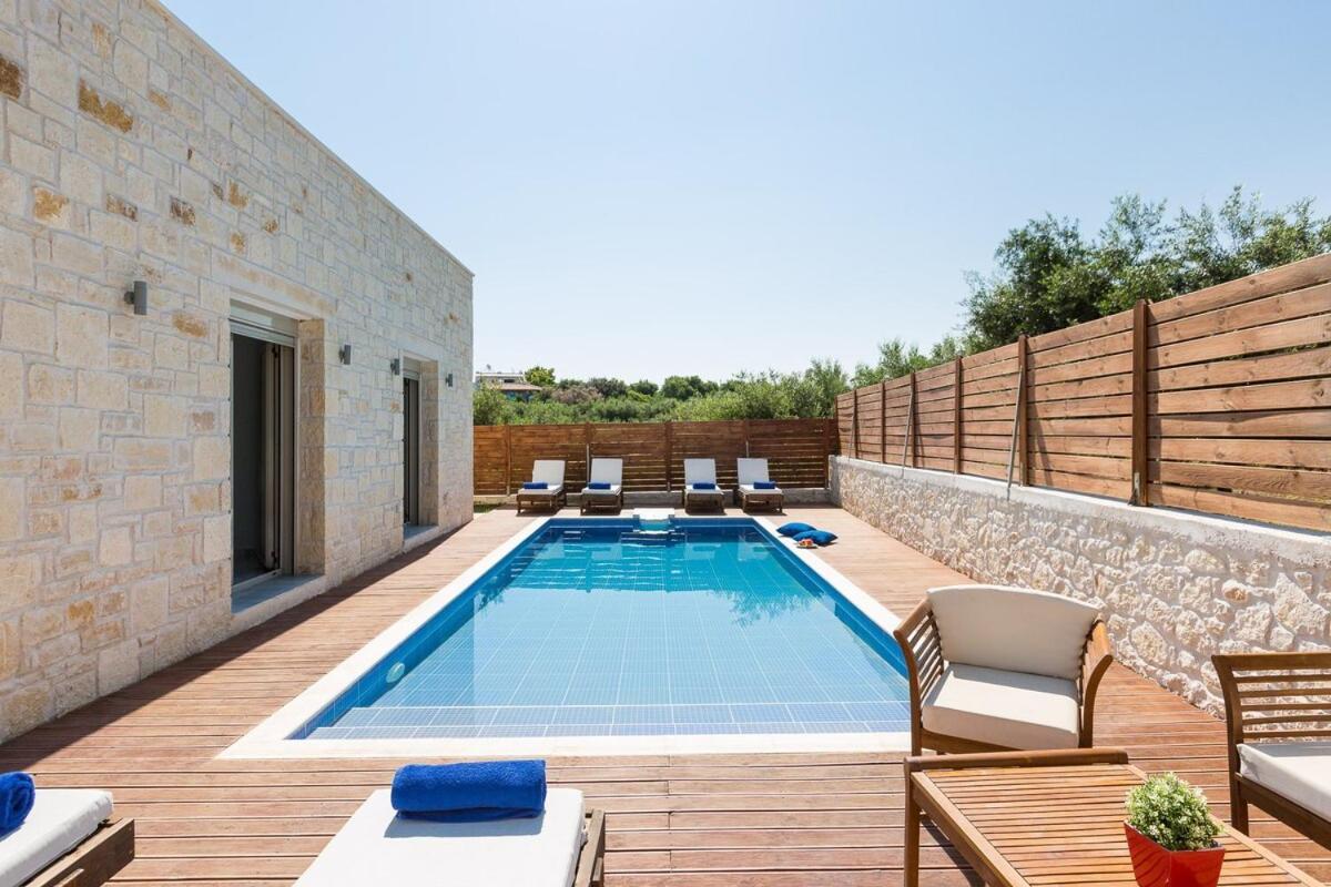 Villa Vera - With Private Heated Pool & Jacuzzi Pangalochori Eksteriør billede