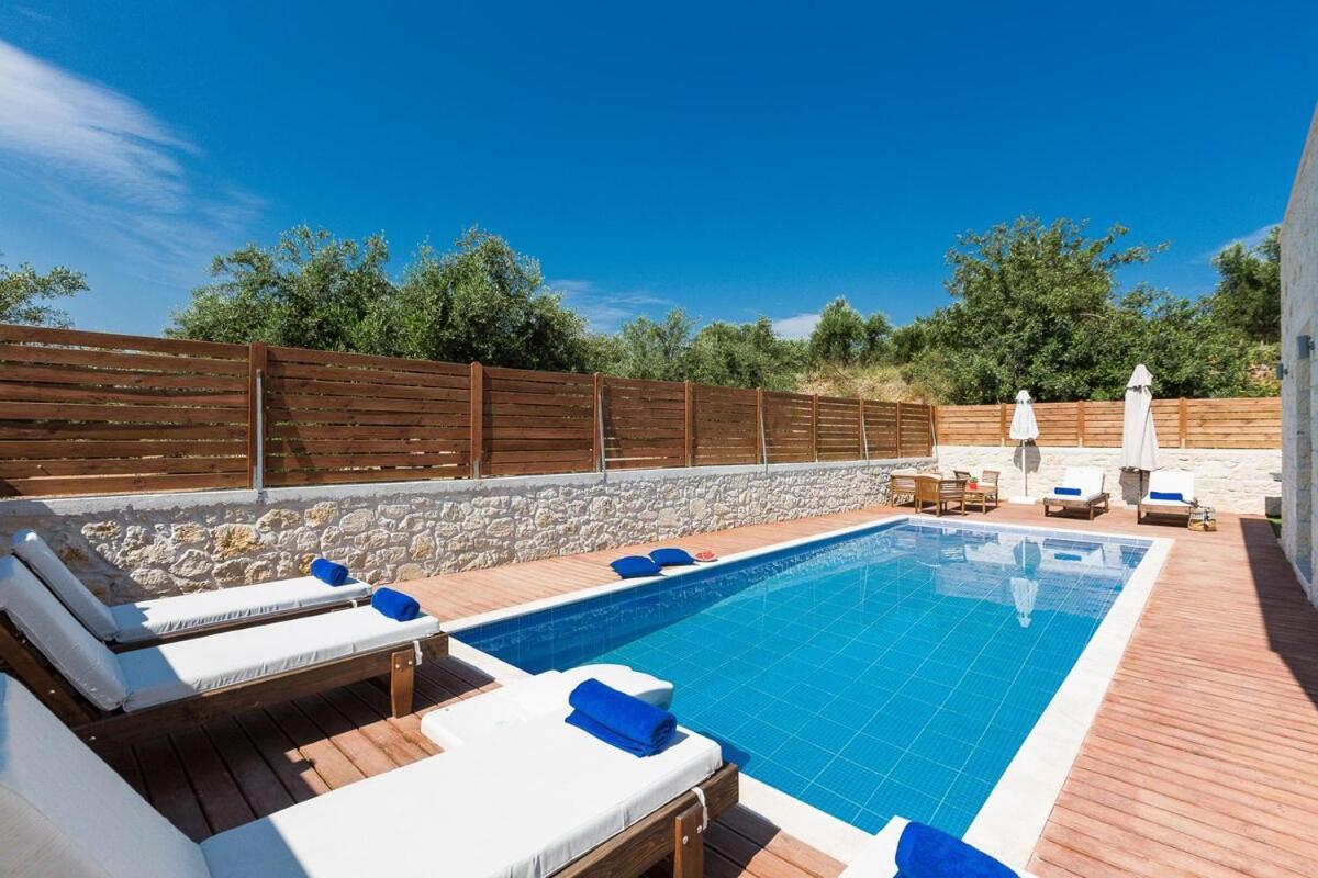Villa Vera - With Private Heated Pool & Jacuzzi Pangalochori Eksteriør billede
